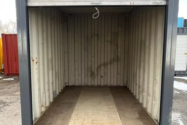 10ft-door-clearance-4.jpg.webp 10′ Hc Used Container with Rollup Door