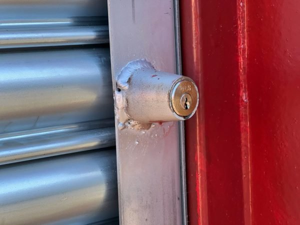 478606767_9326444967449402_7309255954601575573_n-1536x1152 20ft Used Shipping Container with Roller Shutter Door