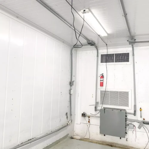 40 Foot High Cube Insulated Shipping Container with 5 Ton Bard HVAC