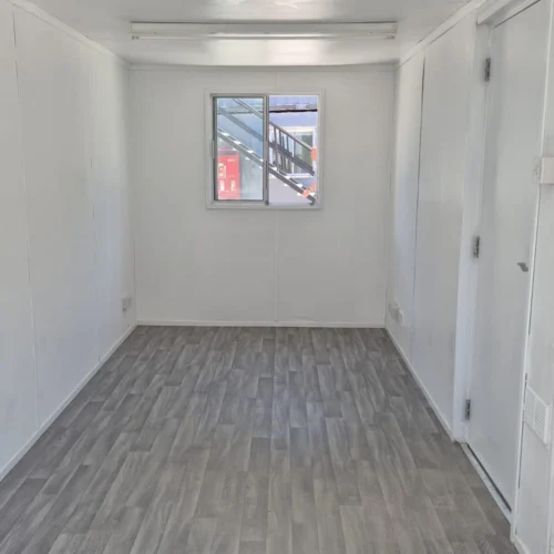 20 x 8 AV Open plan office green