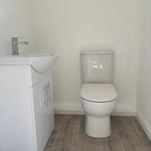 7.5 x 3m Office with kitchenette/WC